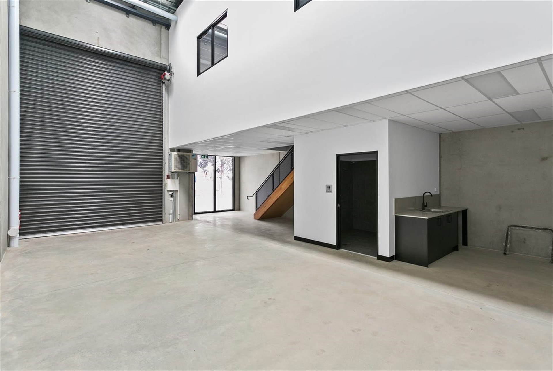 An exceptional street fronting office/warehouse in the heart of Millers Junction Retail Precinct