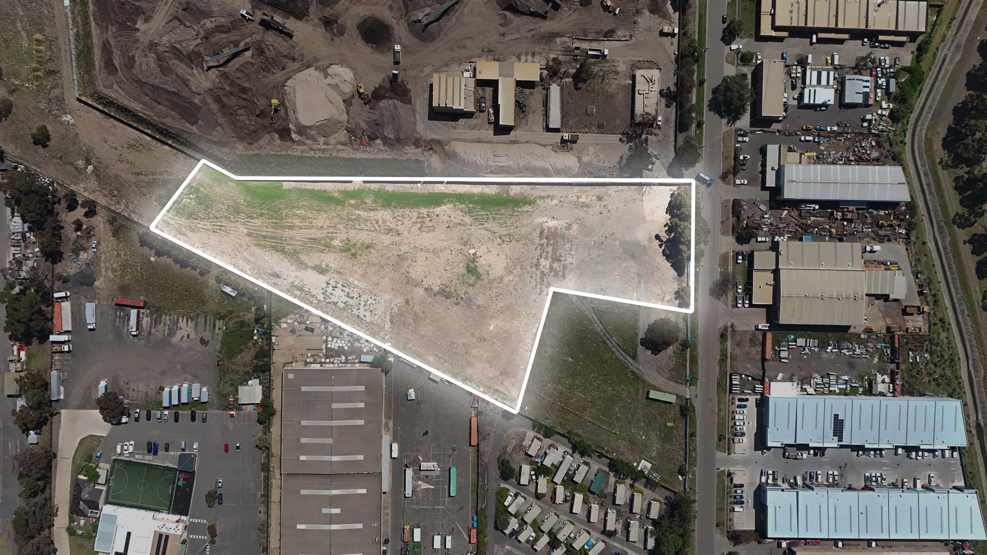 CRUSHED ROCK HARDSTAND, EXCELLENT ARTERIAL ACCESS, 5,000 - 16,000 M2 HOLDING IN ARDEER FOR LEASE