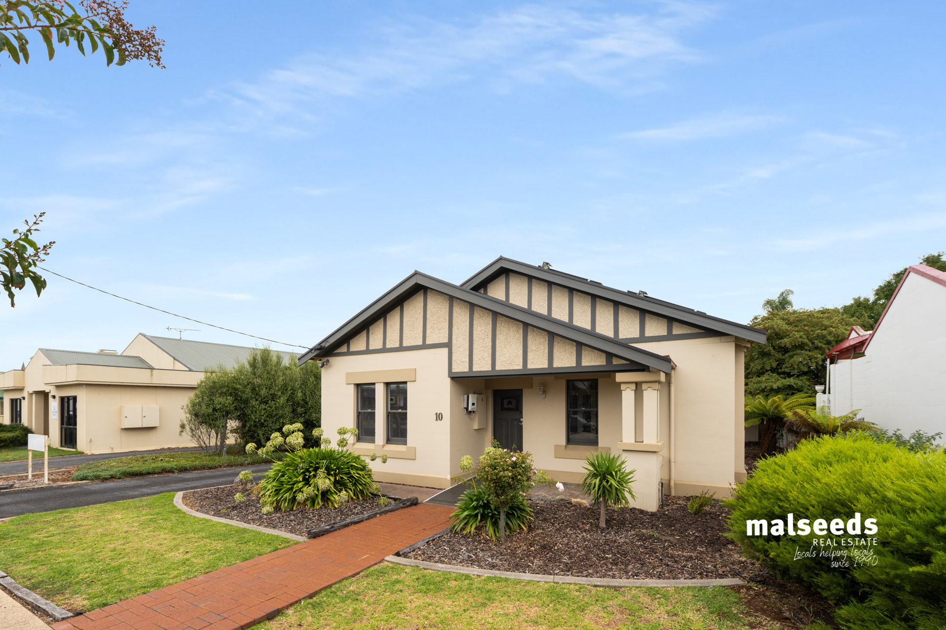 Prime Commercial Renovated Office Space for Sale!