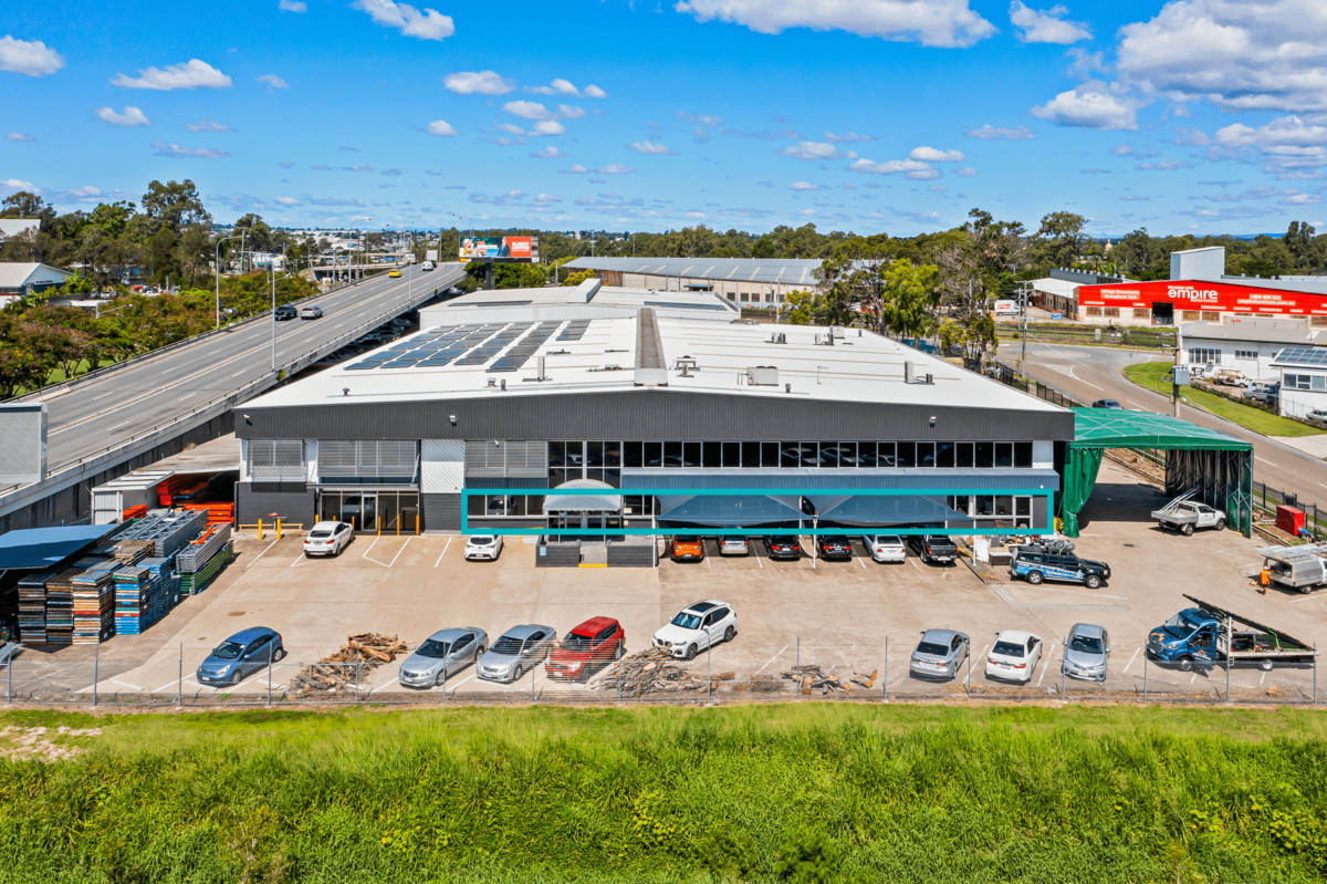 322sqm Ground Floor Office/Showroom/ Training. Abundance Of Car Parking.
