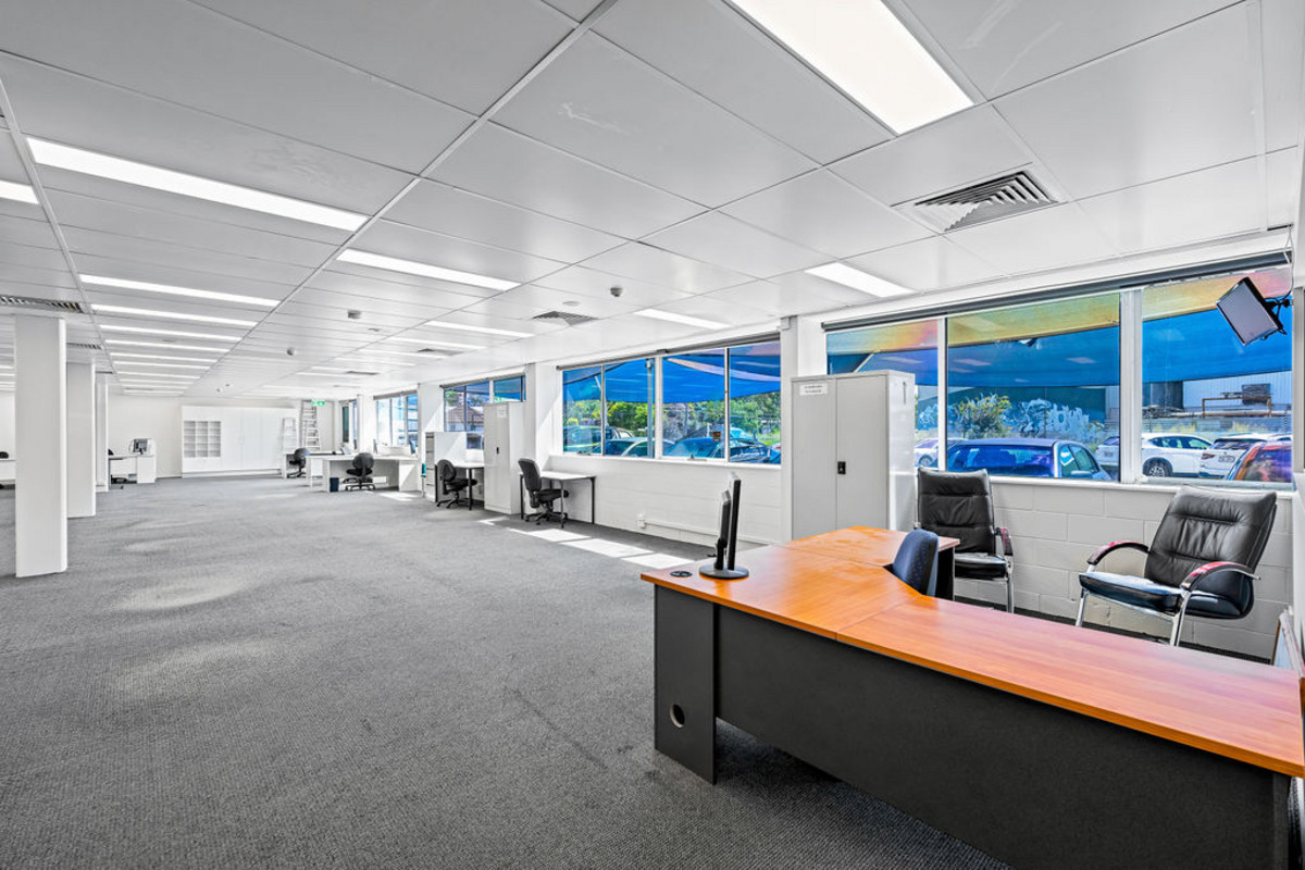 322sqm Ground Floor Office/Showroom/ Training. Abundance Of Car Parking.