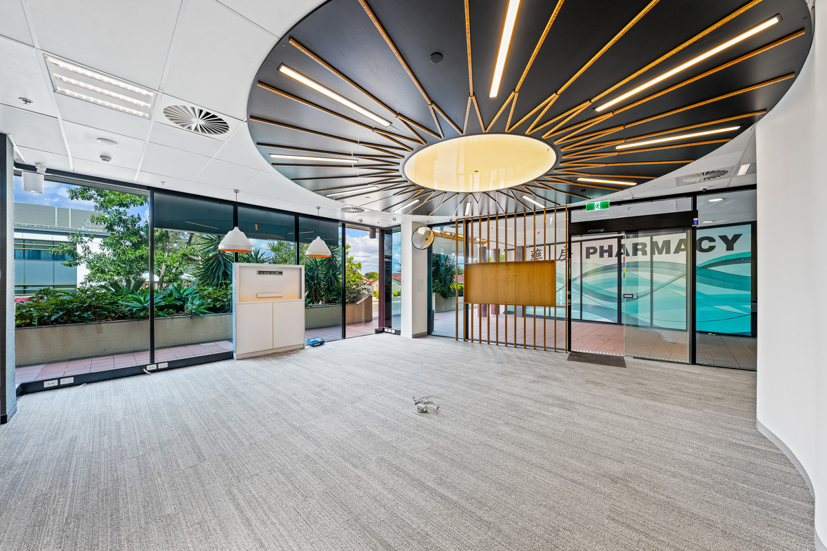 55-240 sqm Prime Retail/Office/Medical Space. Over 250 car spaces onsite.