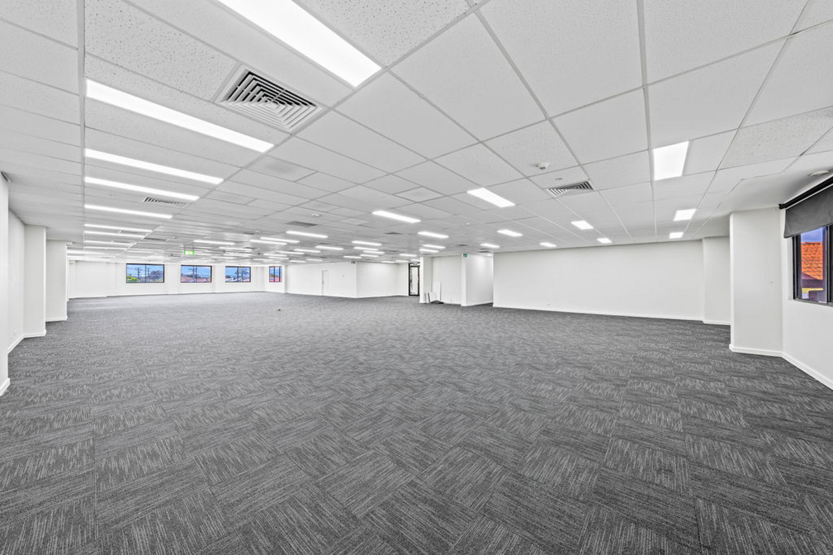 250-508sqm Prime Retail/Office/Medical Space. Over 100 car spaces onsite.