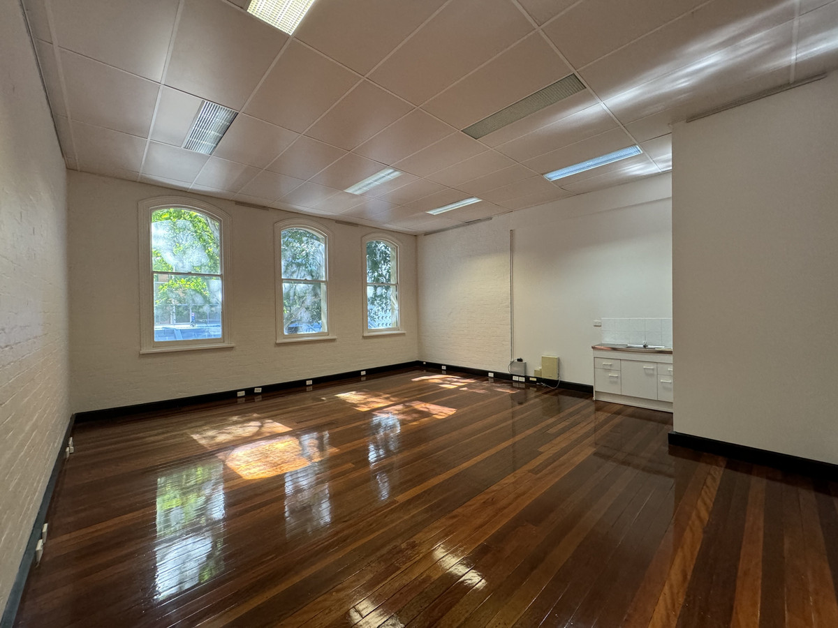 Prime Commercial Offices. CBD. Space available: 24  224sqm