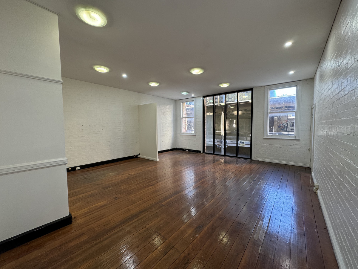 Prime Commercial Offices. CBD. Space available: 24  224sqm