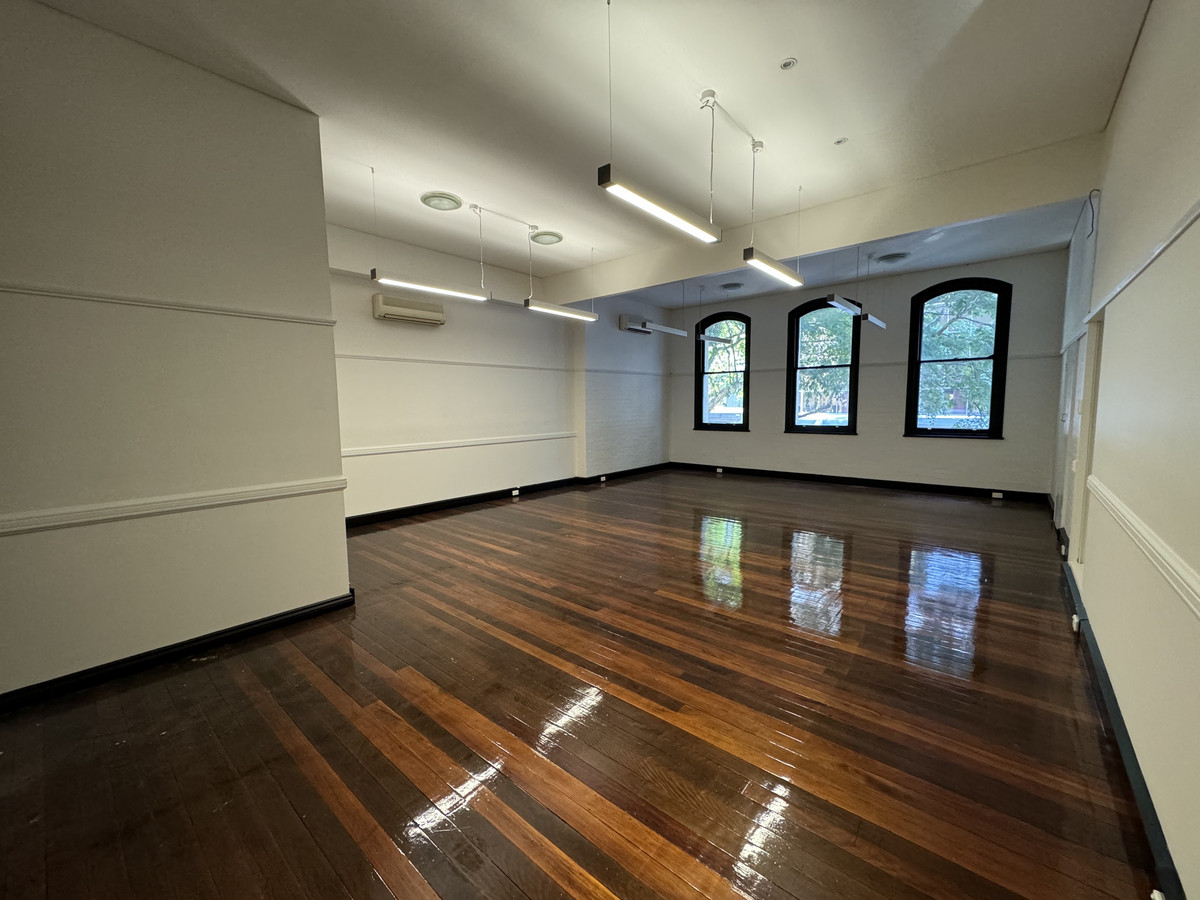 Prime Commercial Offices. CBD. Space available: 24  224sqm