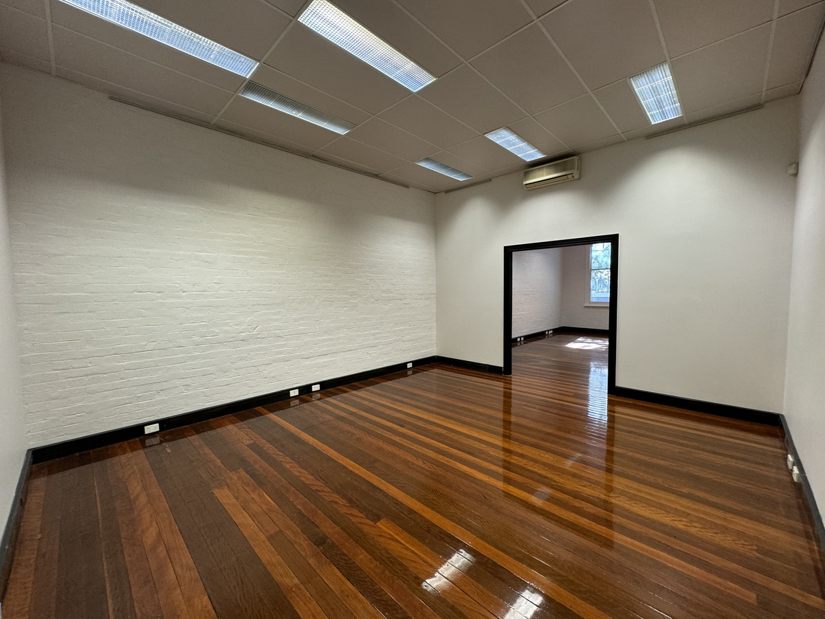 Prime Commercial Offices. CBD. Space available: 24  224sqm