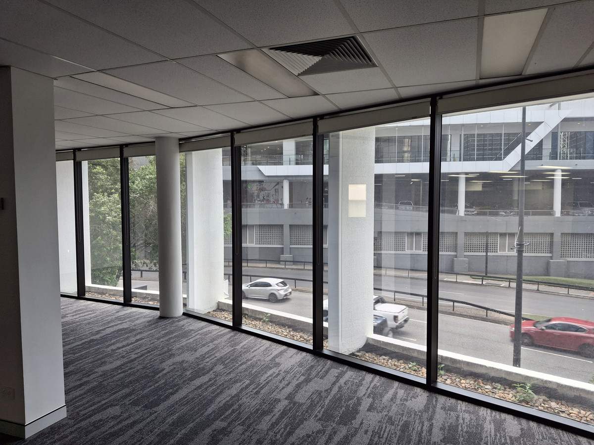 286sqm Tenancy with premium exposure, 6 Onsite Car Spaces