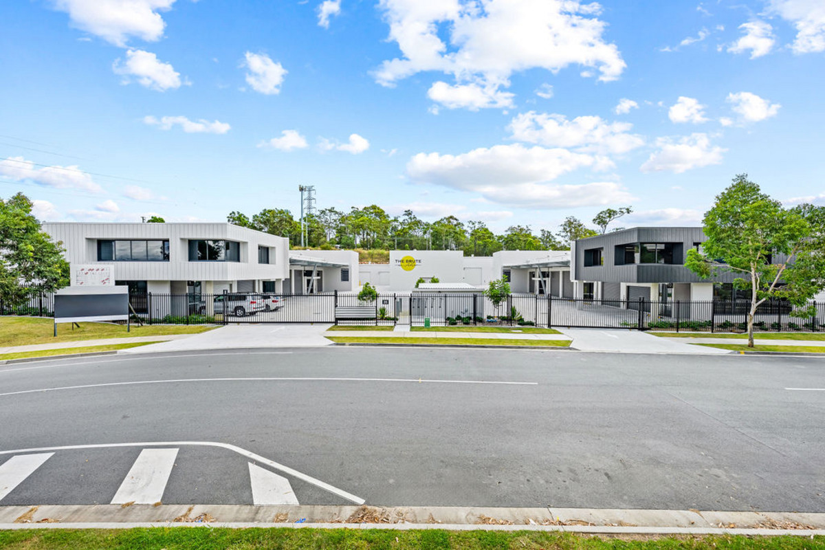 276sqm Warehouse | Office. Clear Instructions To Sell!