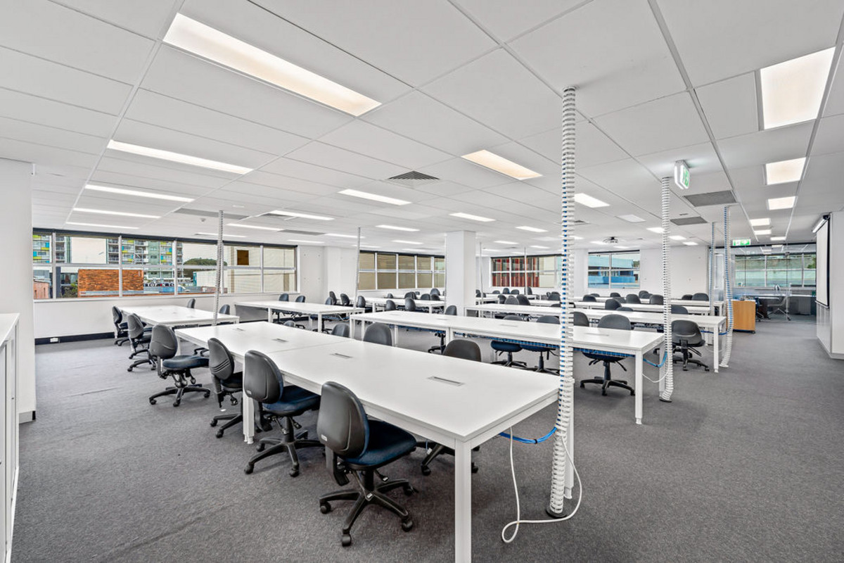 280sqm, 561sqm or 1776sqm Premium Fitted & Furnished Office Space. 200 Onsite Car Spaces Available