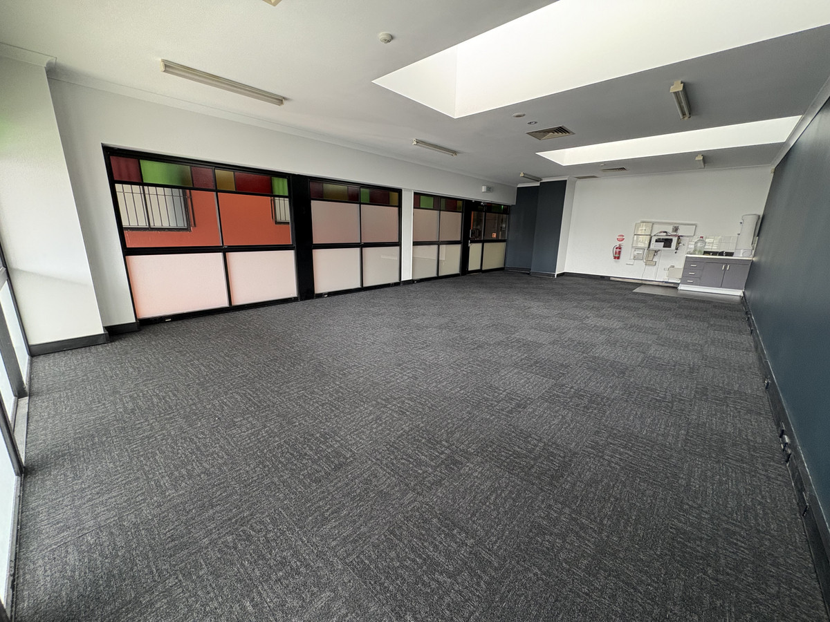 75sqm Office/Consulting Space. Prime Position.