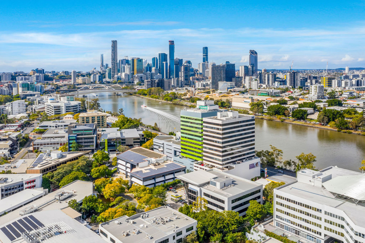 139sqm - 585sqm Premium Office Space with River and City Views