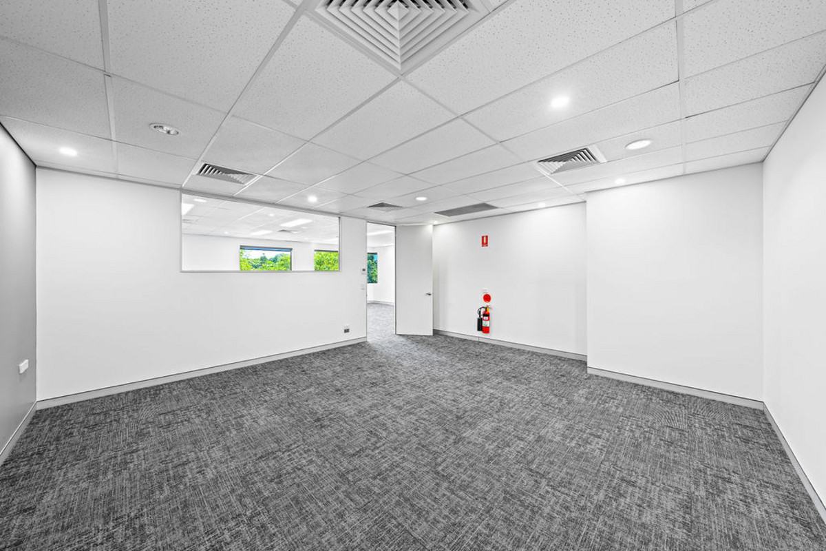 146sqm Quality Level 1 Office/Consulting Space with 7 Car Spaces. Short or Long Term Lease.