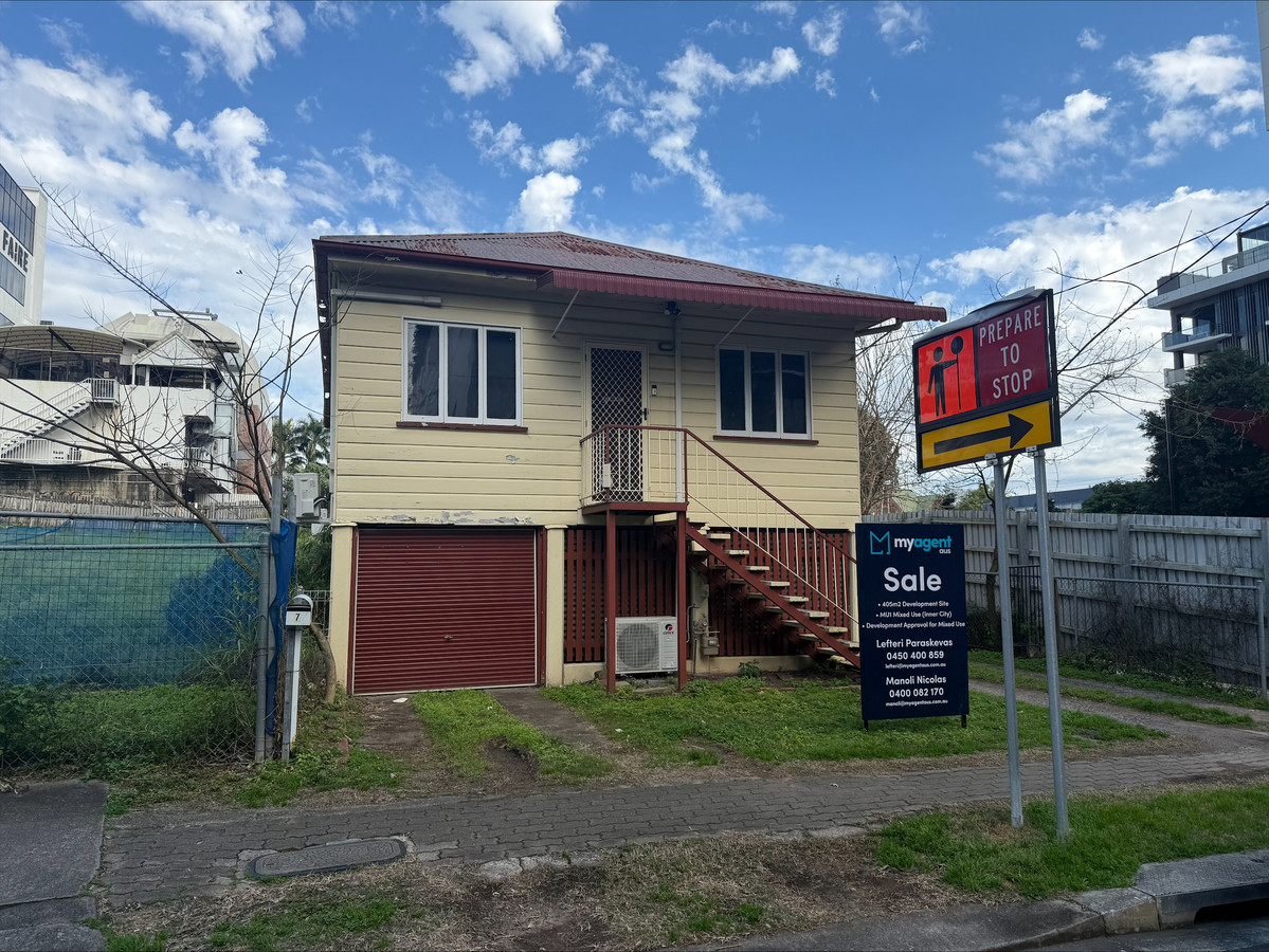 Clear Instructions to Sell. DA Approved For 567sqm Building. 405sqm Land.