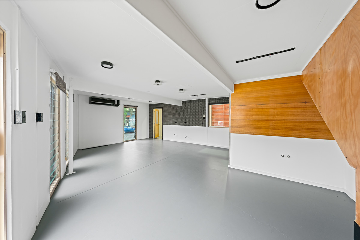 98 or 192sqm. Take Part or Whole. Warehouse/Office/Showroom.