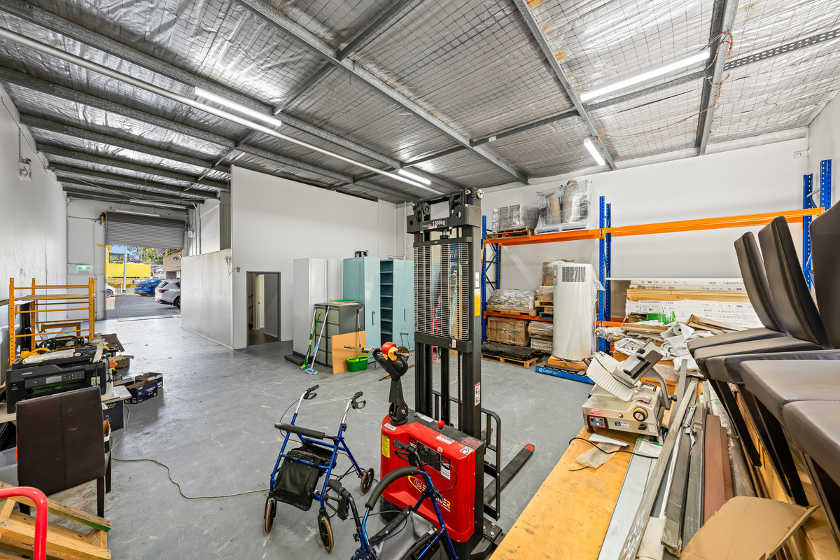 391sqm Rare Warehouse/Office/Showroom. Onsite Car Spaces