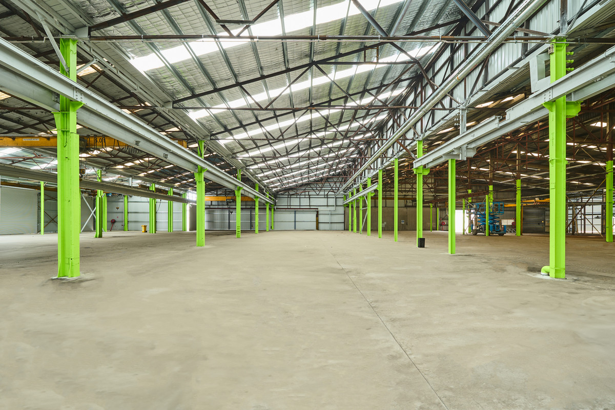 2002,300sqm High-Clearance Industrial Warehouses for Lease