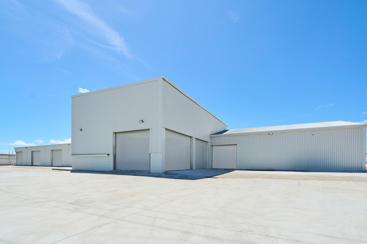 2002,300sqm High-Clearance Industrial Warehouses for Lease