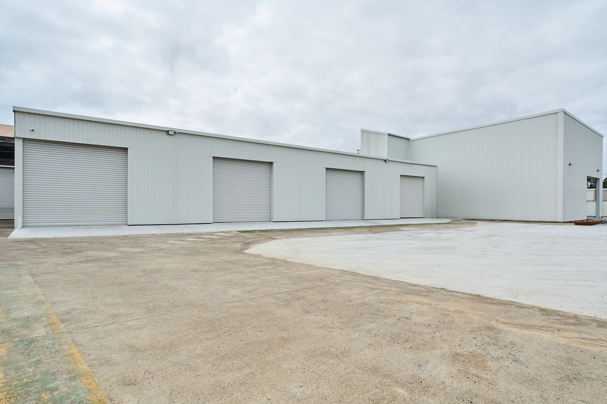 2002,300sqm High-Clearance Industrial Warehouses for Lease