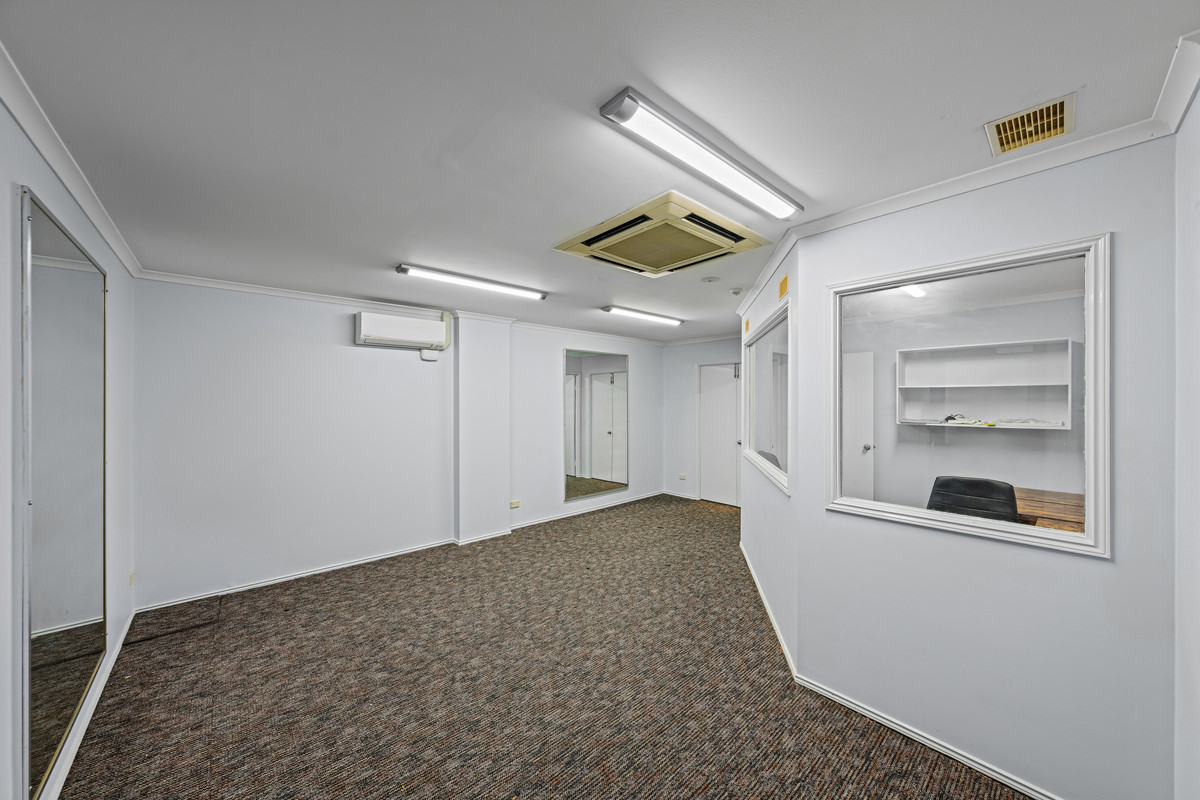 35sqm CBD Office + 1 Car Park. Character Building on Ann Street.