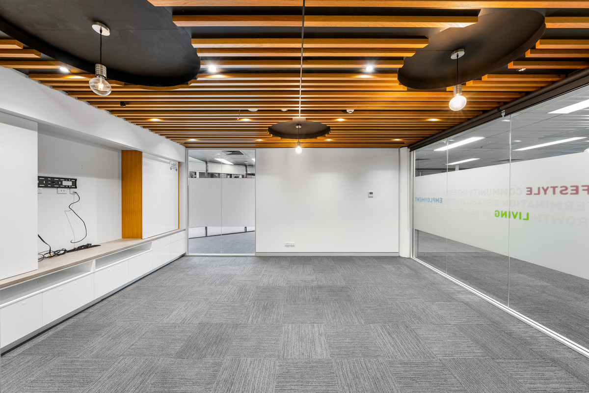 151 - 379sqm Ground Floor Office / Consulting / Showroom. 7 Onsite Car Spaces