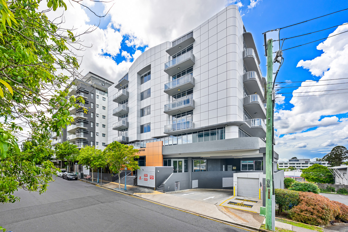 257sqm Ground Floor Office + 77sqm Balcony. Occupy & Invest. 13 Car Spaces.