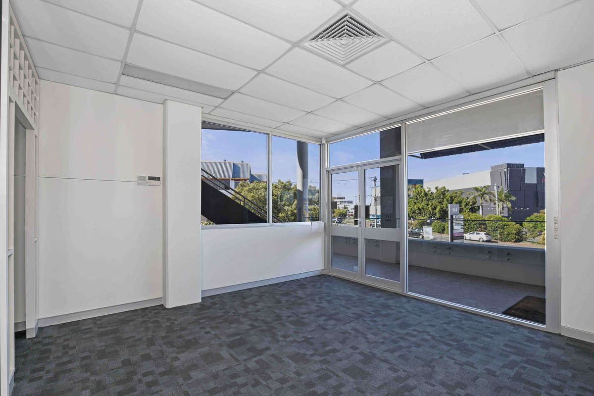 160sqm-663sqm of Retail/Medical/Office Directly Opposite Westfield Shopping Centre