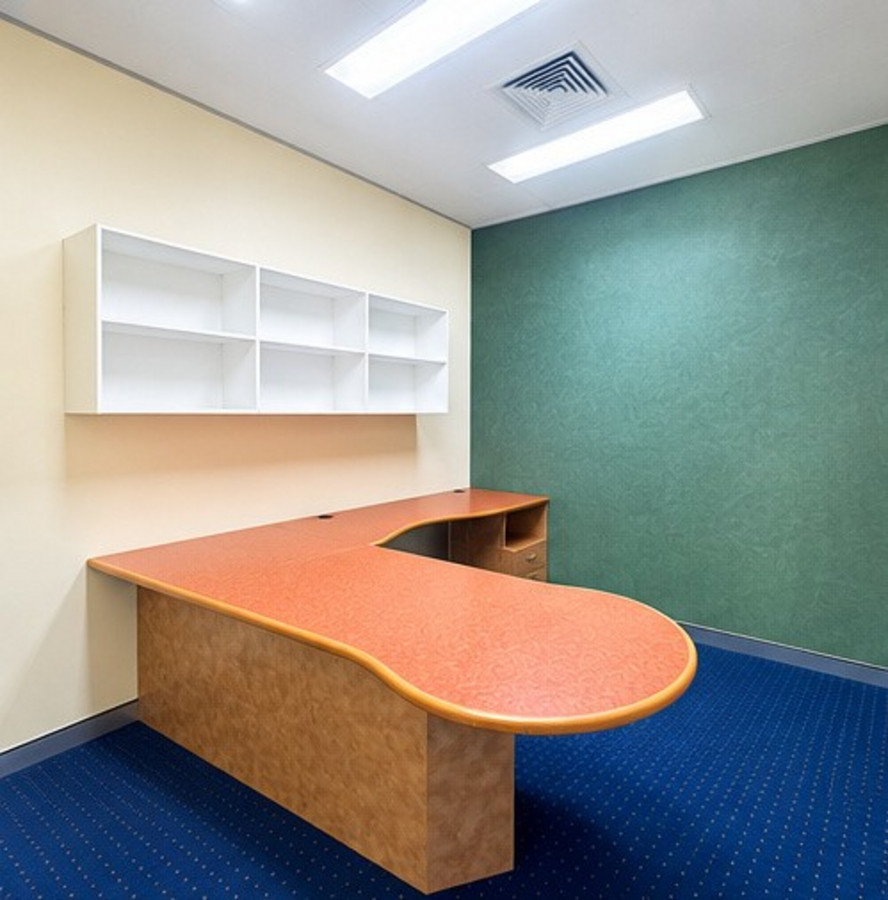 High Exposure Retail/Office Tenancy - 146m