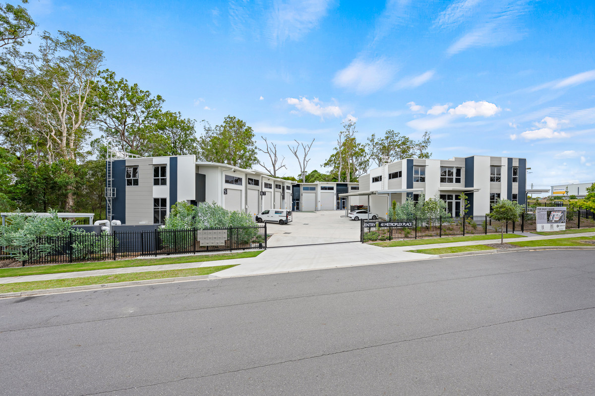156sqm to 175sqm Warehouse / Office / Care Taker. Sale / Lease. New High Spec Industrial Units.