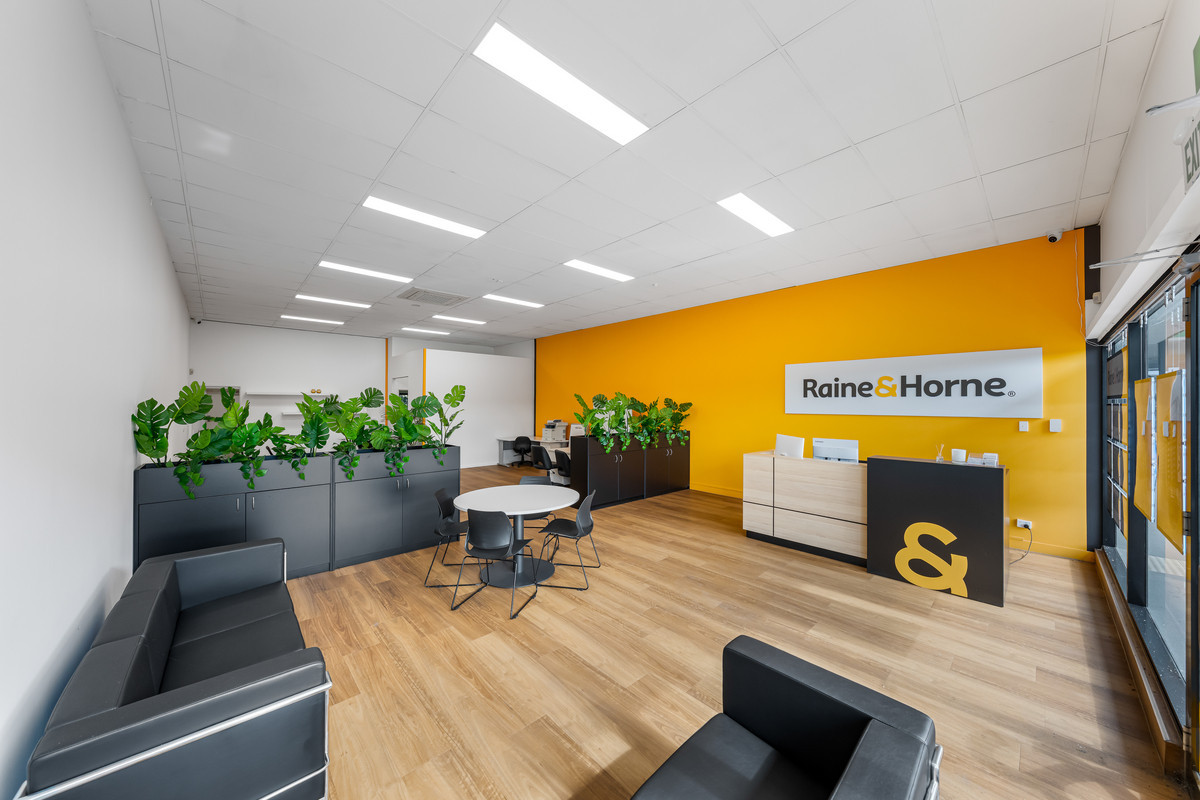 122sqm Fitted Out Office/ Shop/ Consulting Space