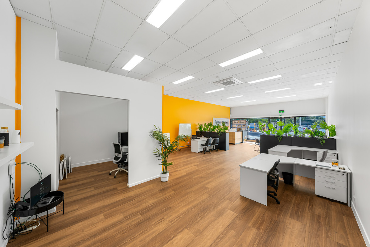 122sqm Fitted Out Office/ Shop/ Consulting Space