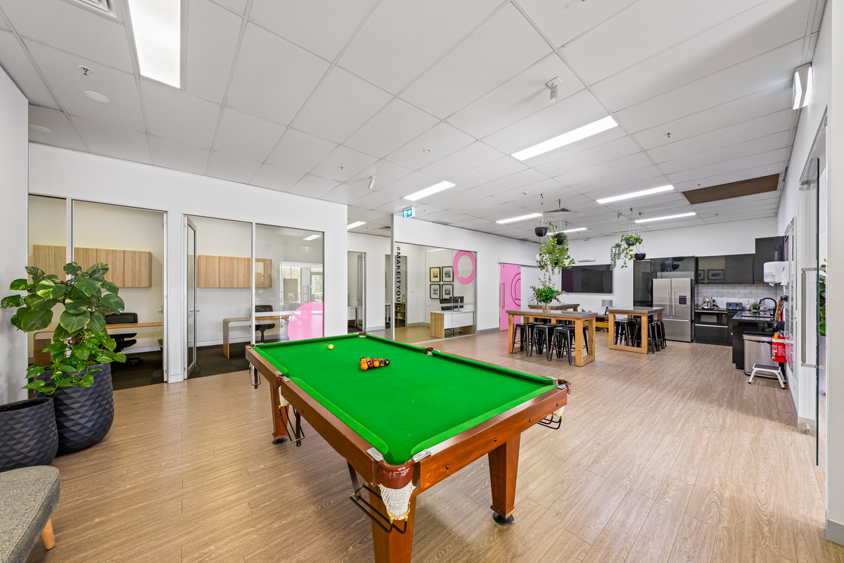 456 sqm Ground Floor Retail/Allied Health/Office. Abundance of Exposure & Car Parking.