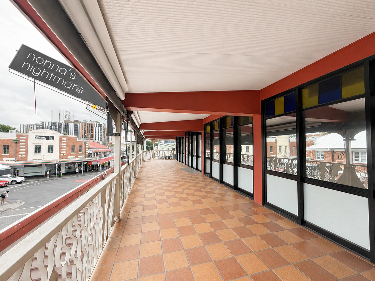 90sqm First Floor Office/Consulting Space. Prime Position.