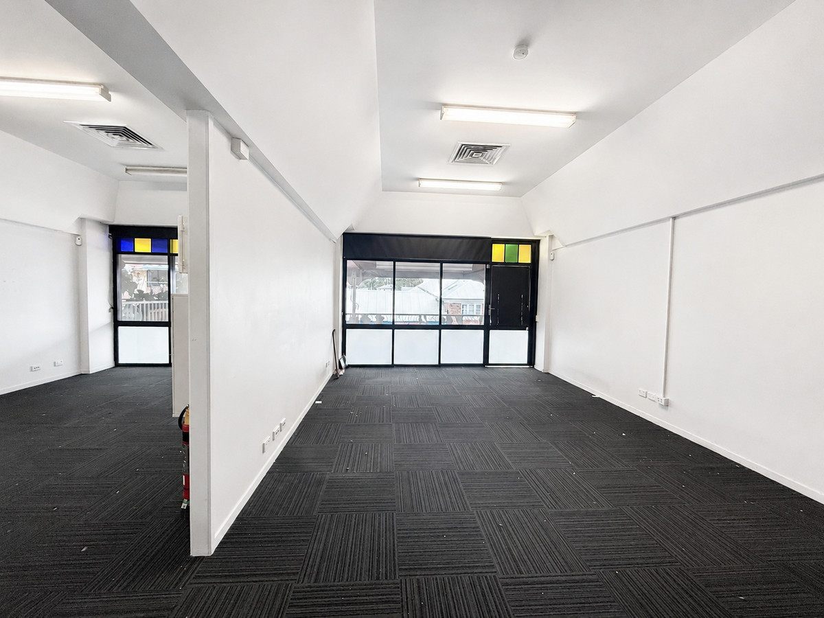 90sqm First Floor Office/Consulting Space. Prime Position.