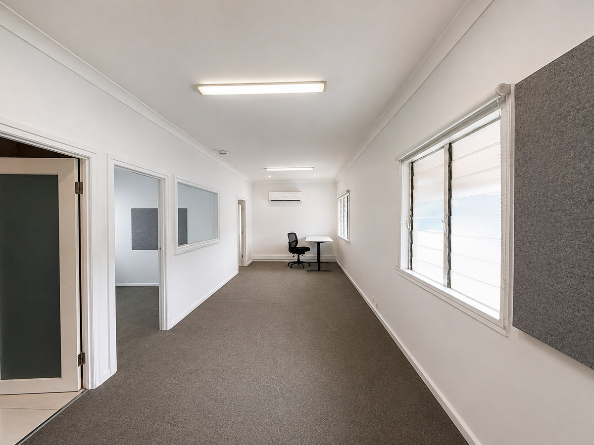 100sqm Level 1 Office/Consulting Suite.  3 Exclusive Car Parks