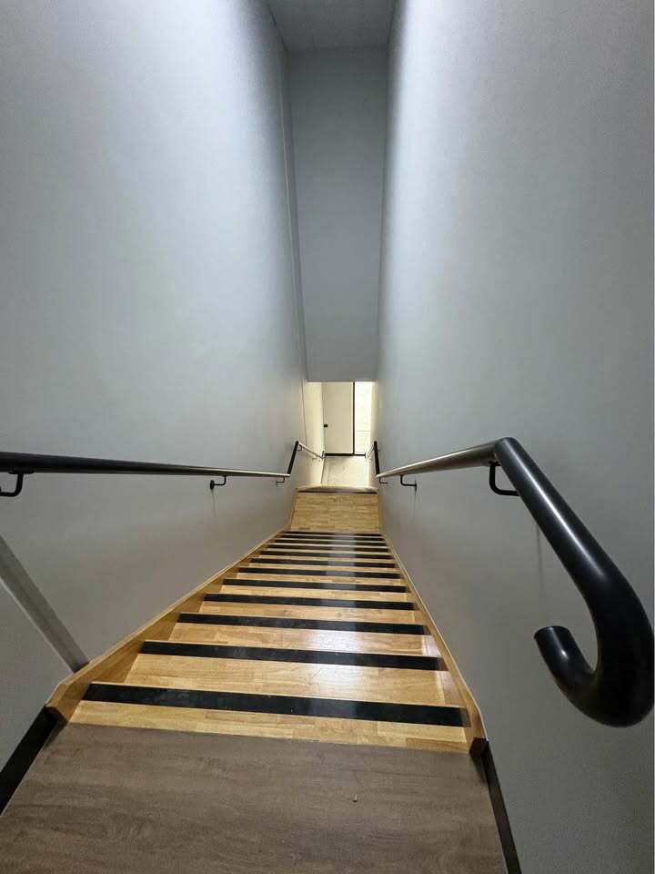 Brand new Wearhouse available for immediate occupancy on busy Ballarat road Deer Park