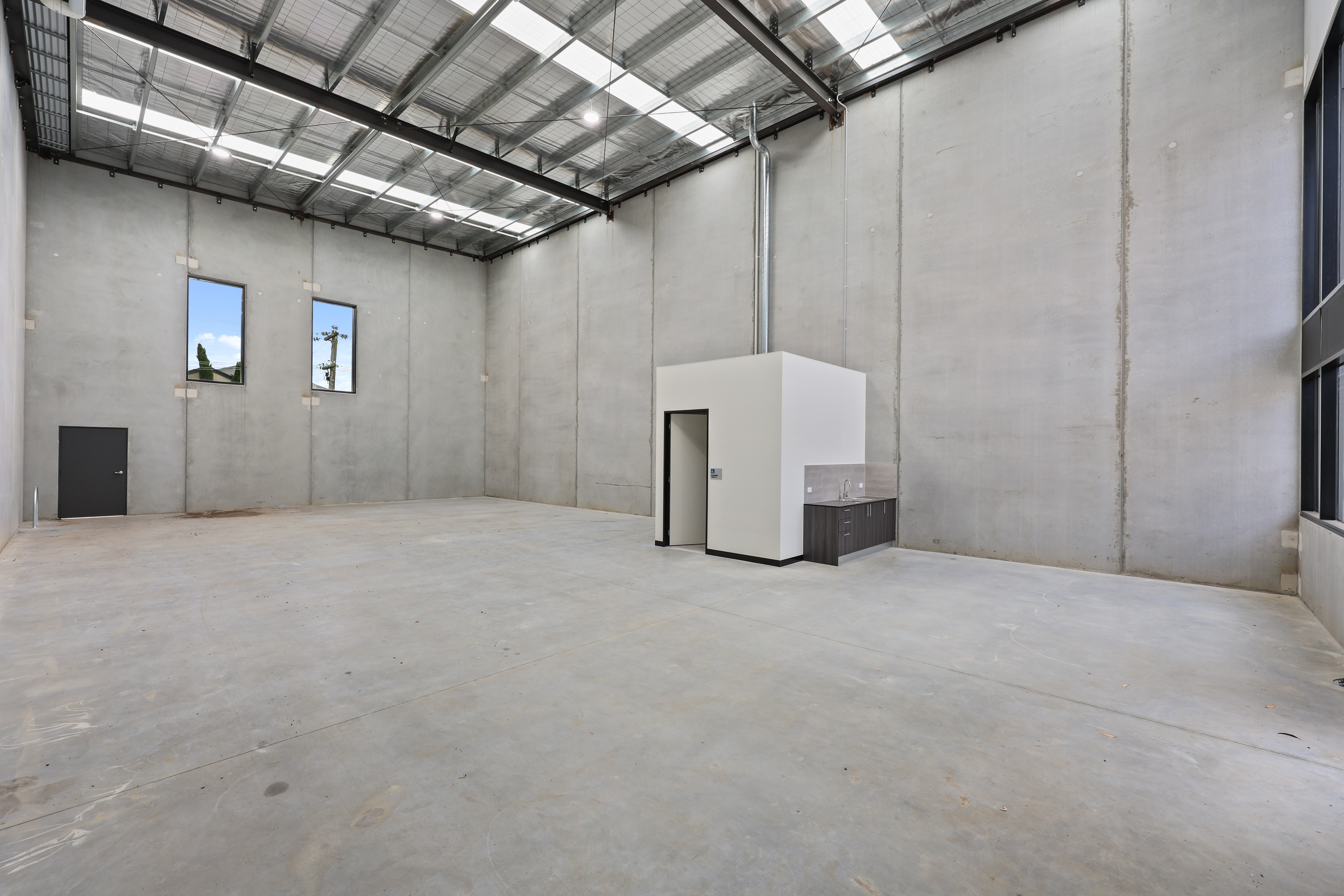 High Clearance, High Quality Warehouse in the Heart of Springvale