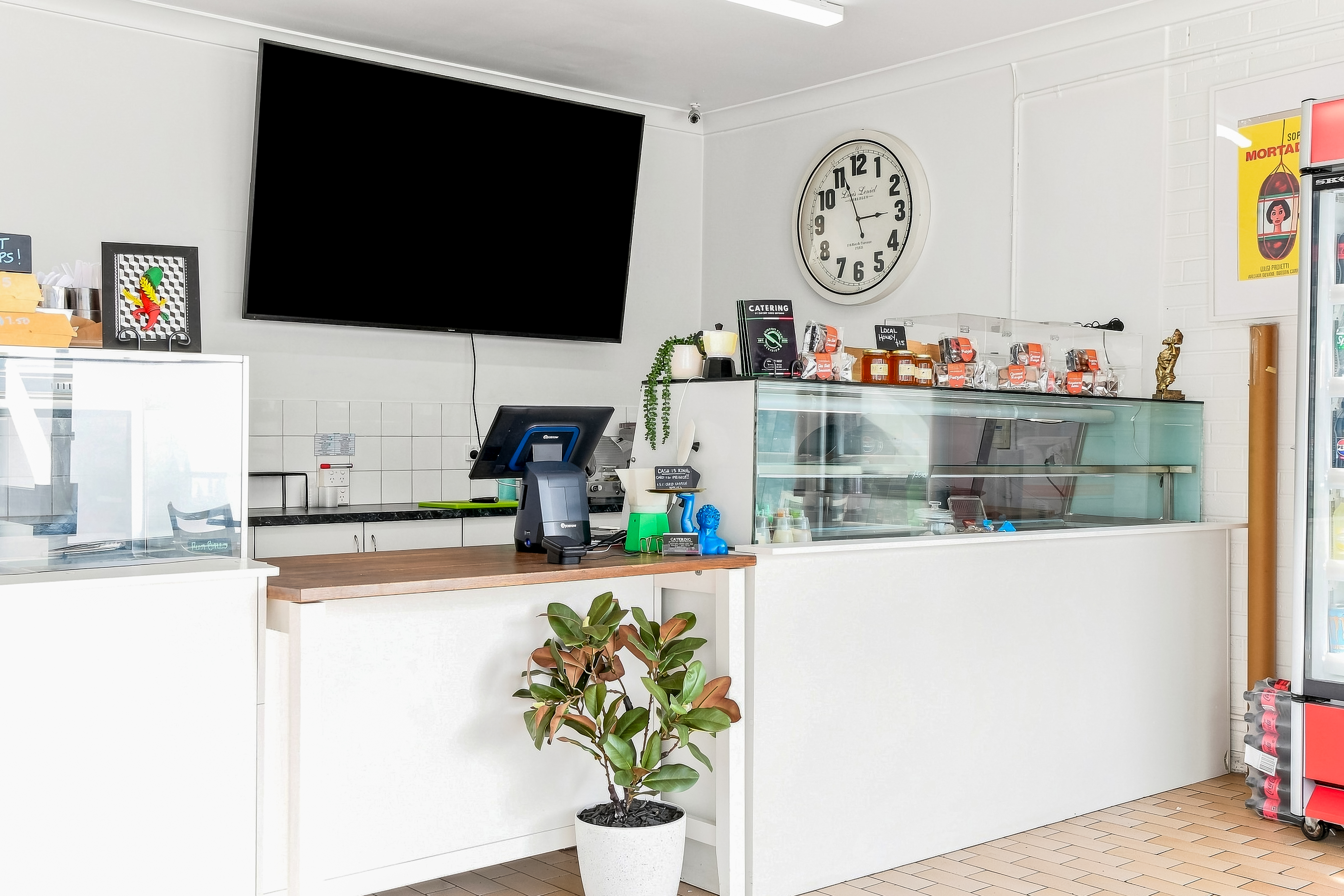WHAT ARE YOU WAITING FOR! DUAL TENANCIES IN PRIME LOCATION.