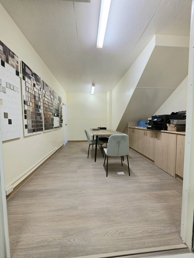 278sqm Extremely Rare Opportunity to Secure  Warehouse/Office in Mansfield.