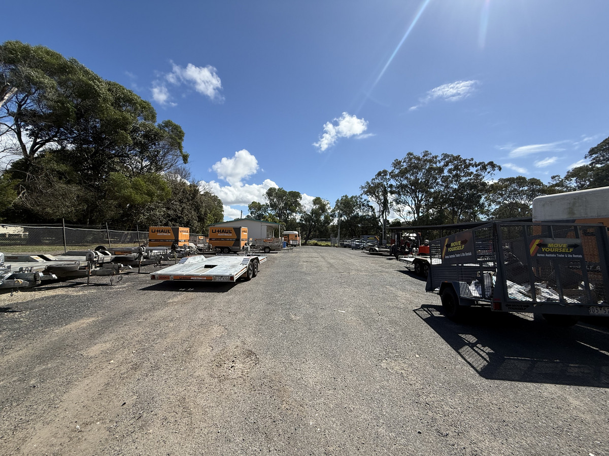 364sqm Warehouse/Office Area on 3,500sqm Land/Hardstand.