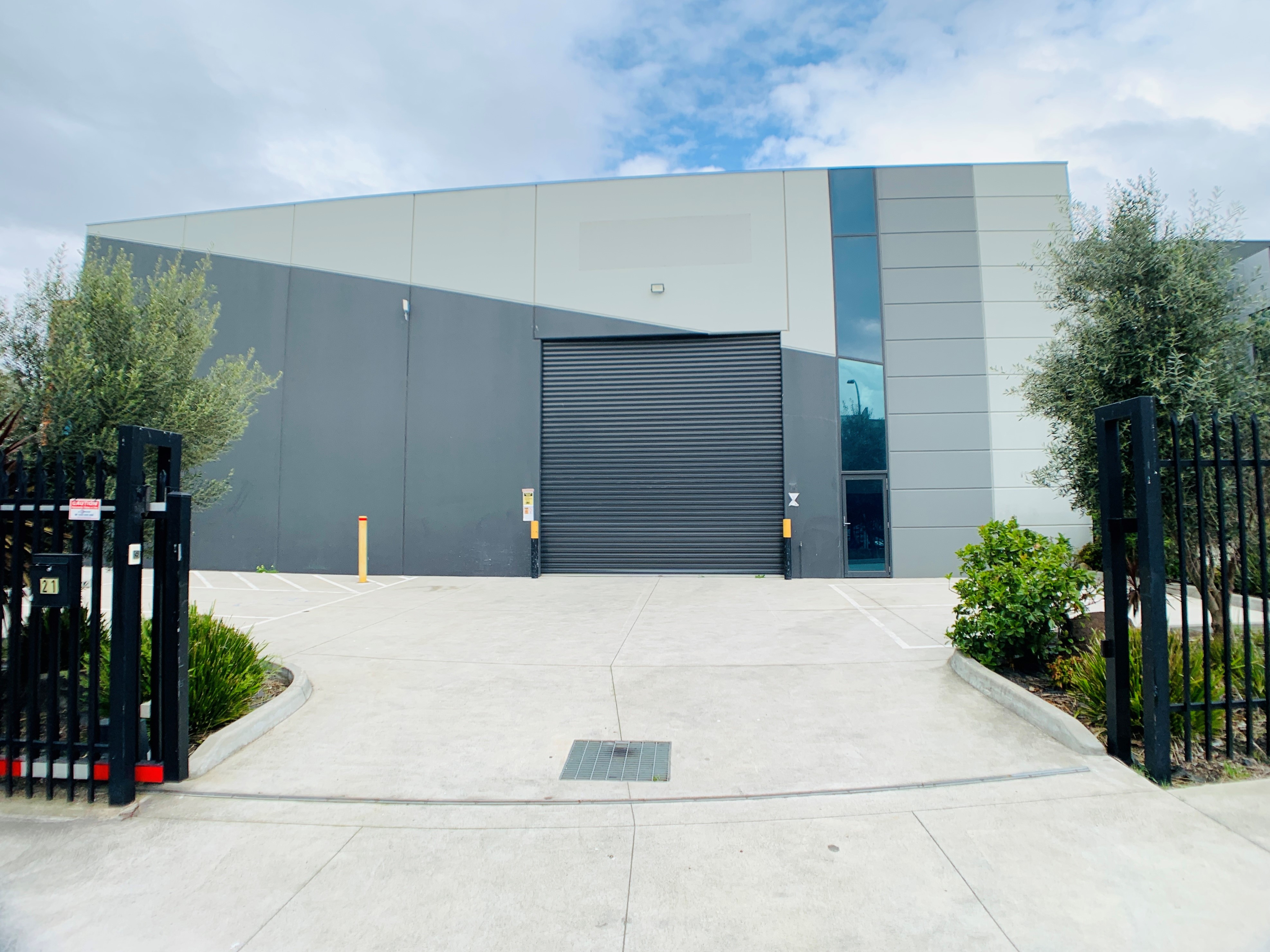 Premium Corner Warehouse