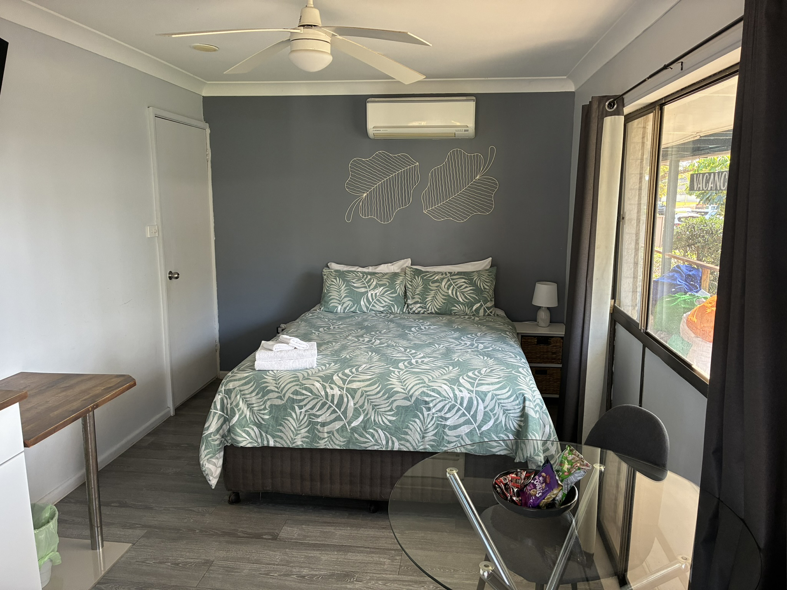 BOUTIQUE FREEHOLD MOTEL - MANAGEABLE COASTAL INVESTMENT & LIFESTYLE OPPORTUNITY  1129MF