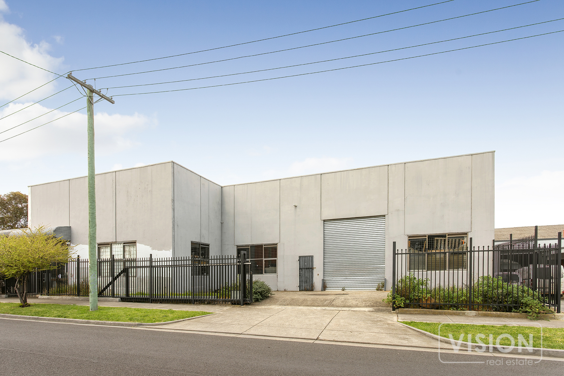 RARE MODERN HIGH CLEARANCE WAREHOUSE