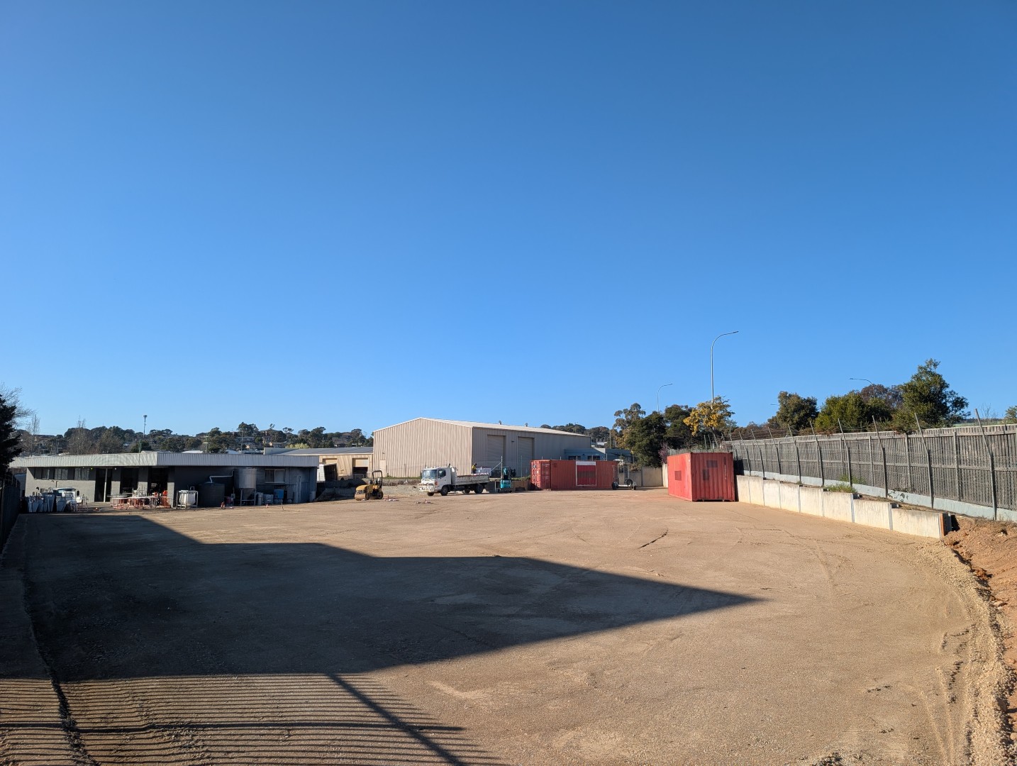 Secure Hardstand & Yard Space