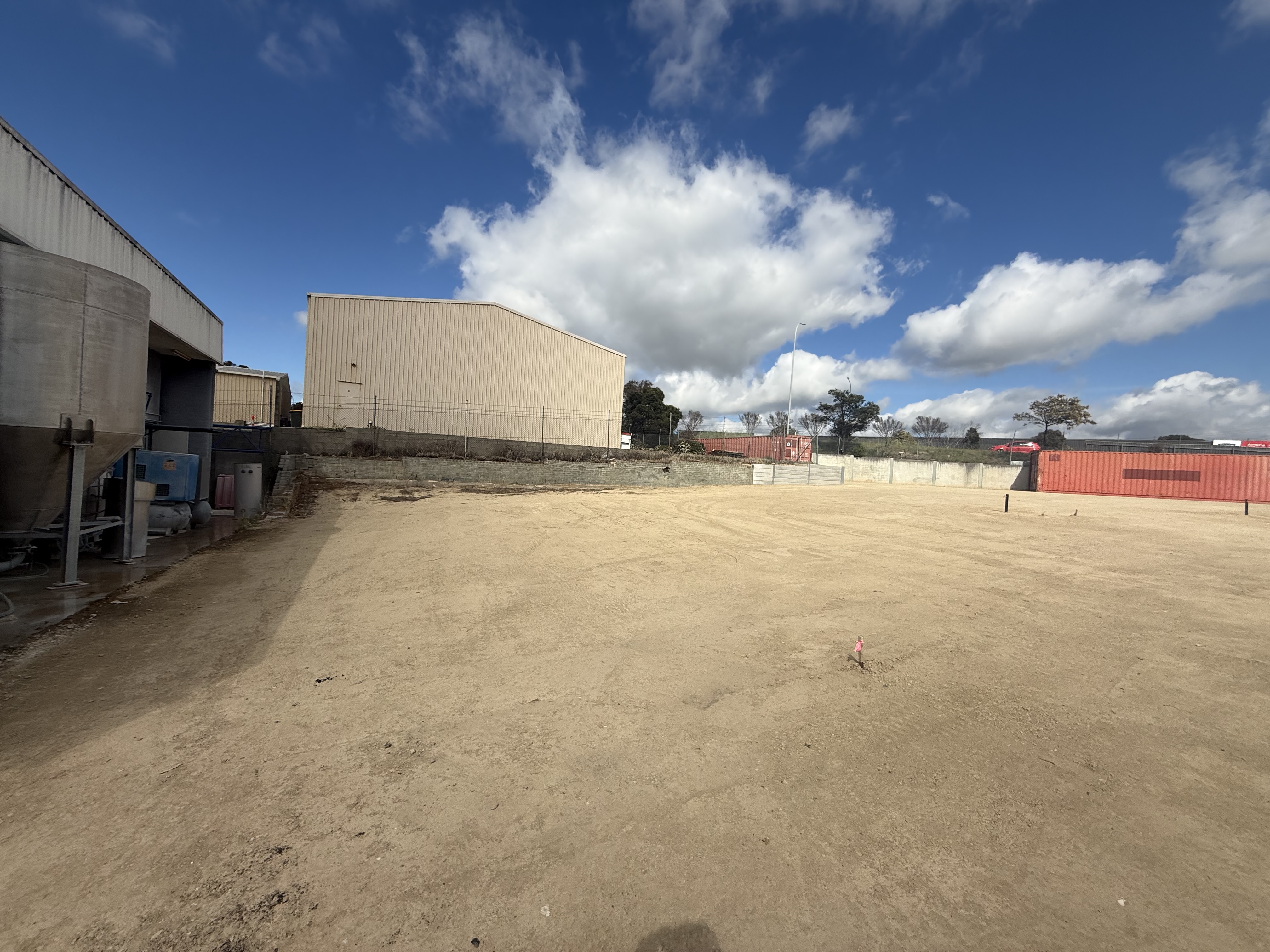 Secure Hardstand & Yard Space