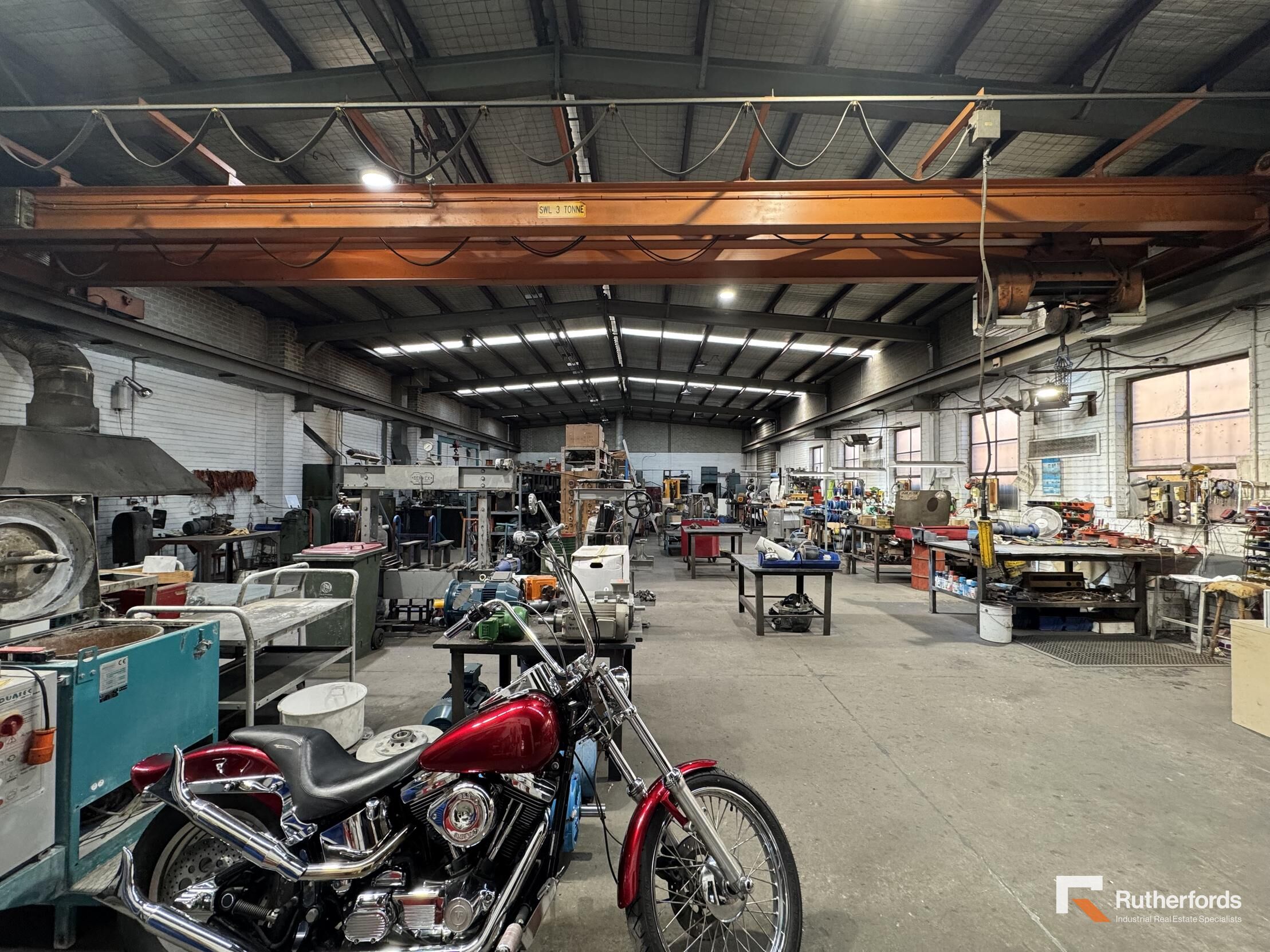 PRIME WAREHOUSE WITH 3 TONNE OVERHEAD CRANE!!!