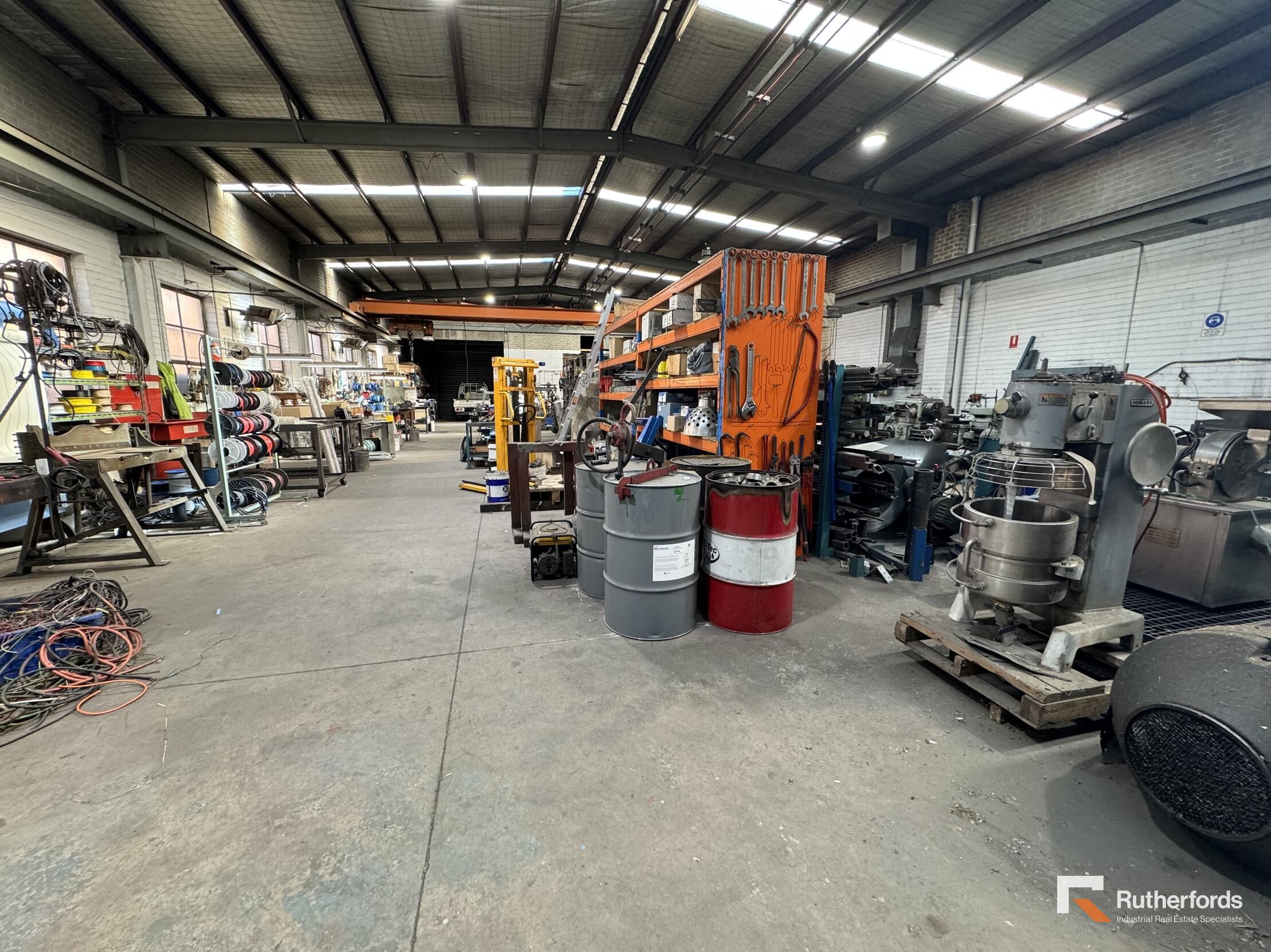 PRIME WAREHOUSE WITH 3 TONNE OVERHEAD CRANE!!!