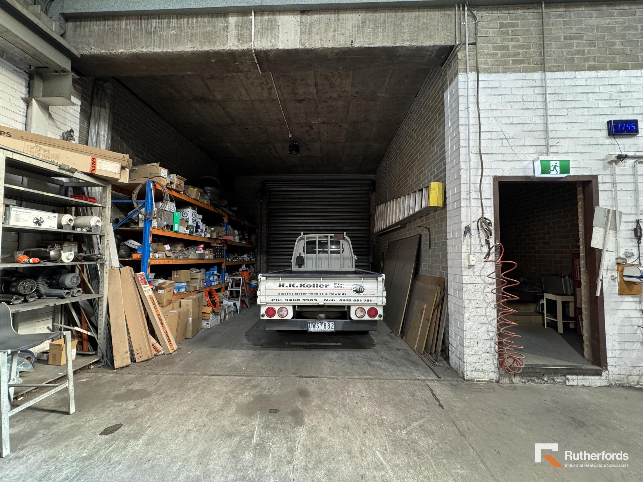 PRIME WAREHOUSE WITH 3 TONNE OVERHEAD CRANE!!!