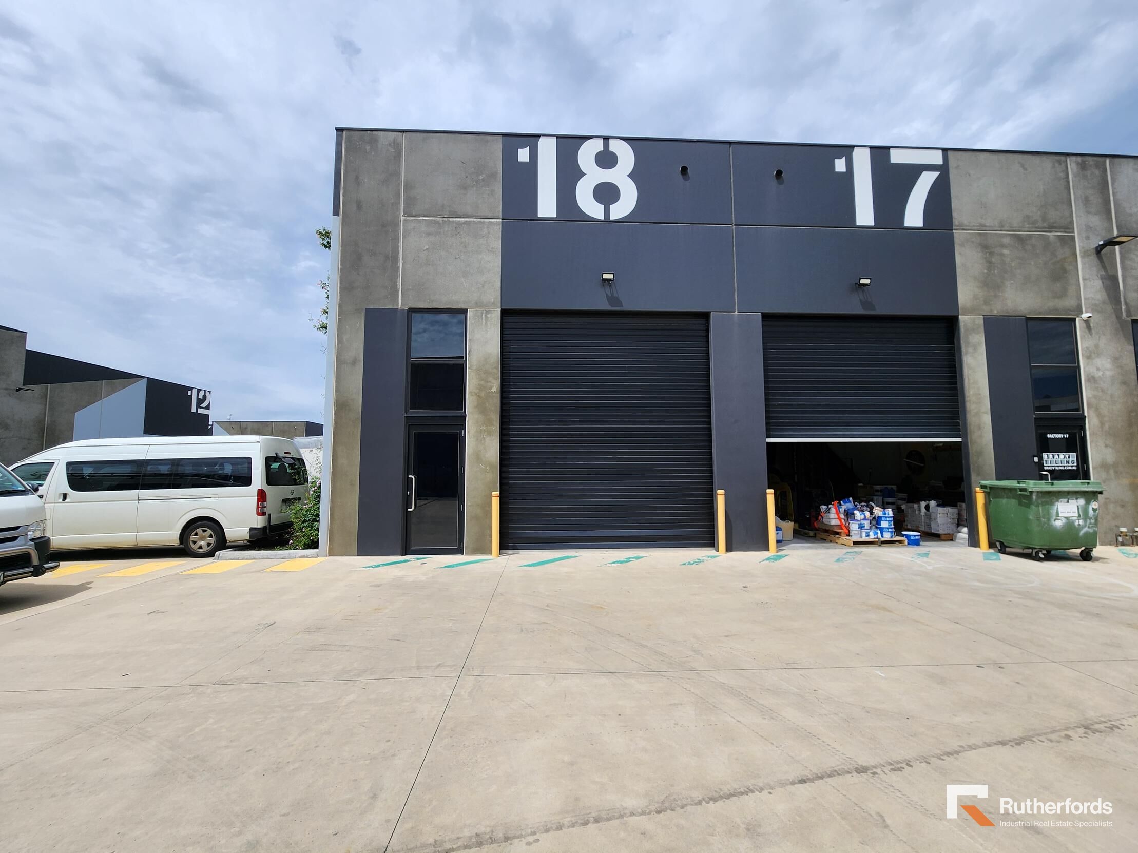 Great Warehouse in Central Location