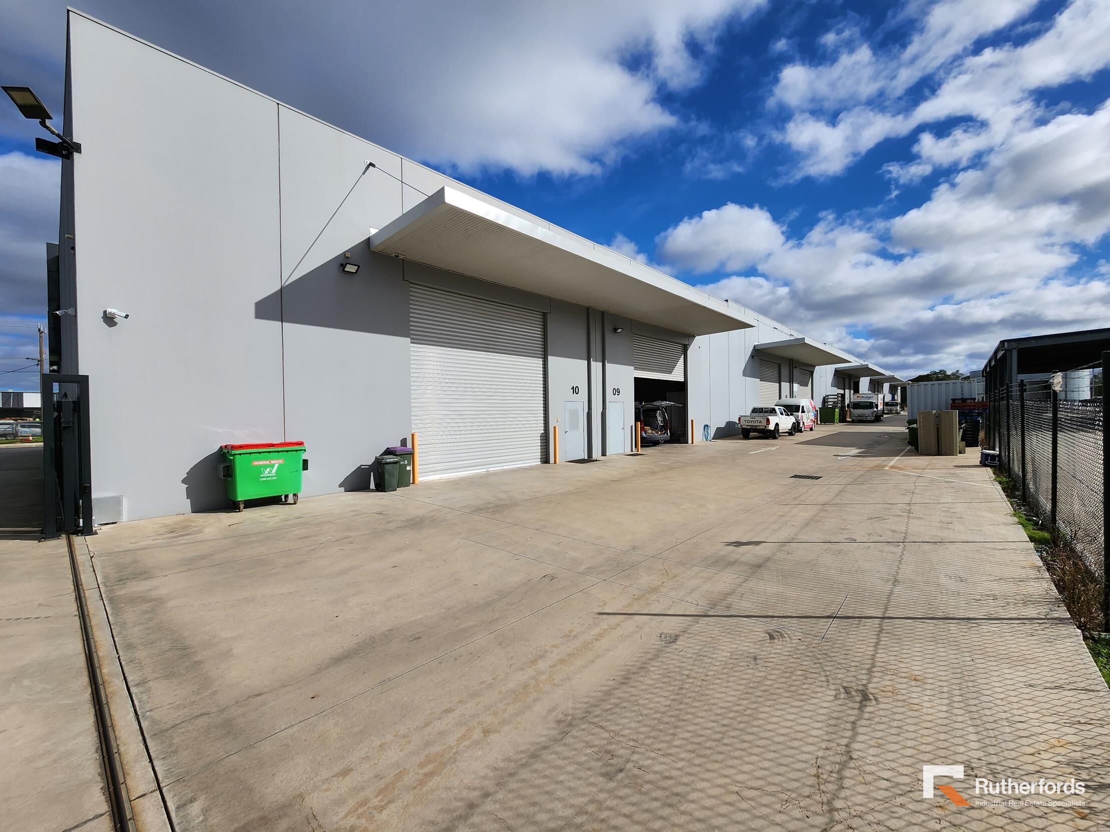 High-Exposure Main Road Office/Warehouse